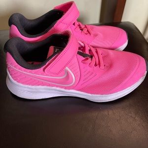 Girls- Nike Shoes